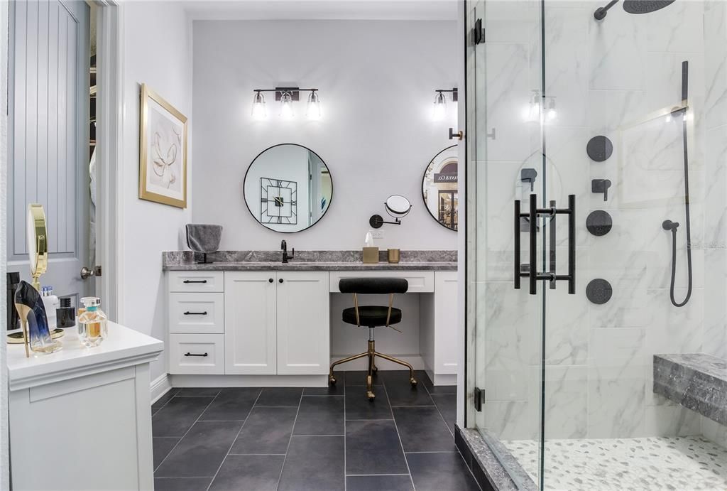 En Venta: $1,425,000 (3 camas, 3 baños, 2407 Pies cuadrados)