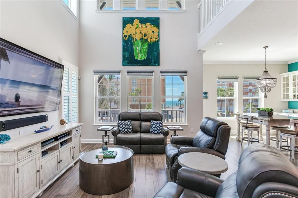 En Venta: $1,425,000 (3 camas, 3 baños, 2407 Pies cuadrados)