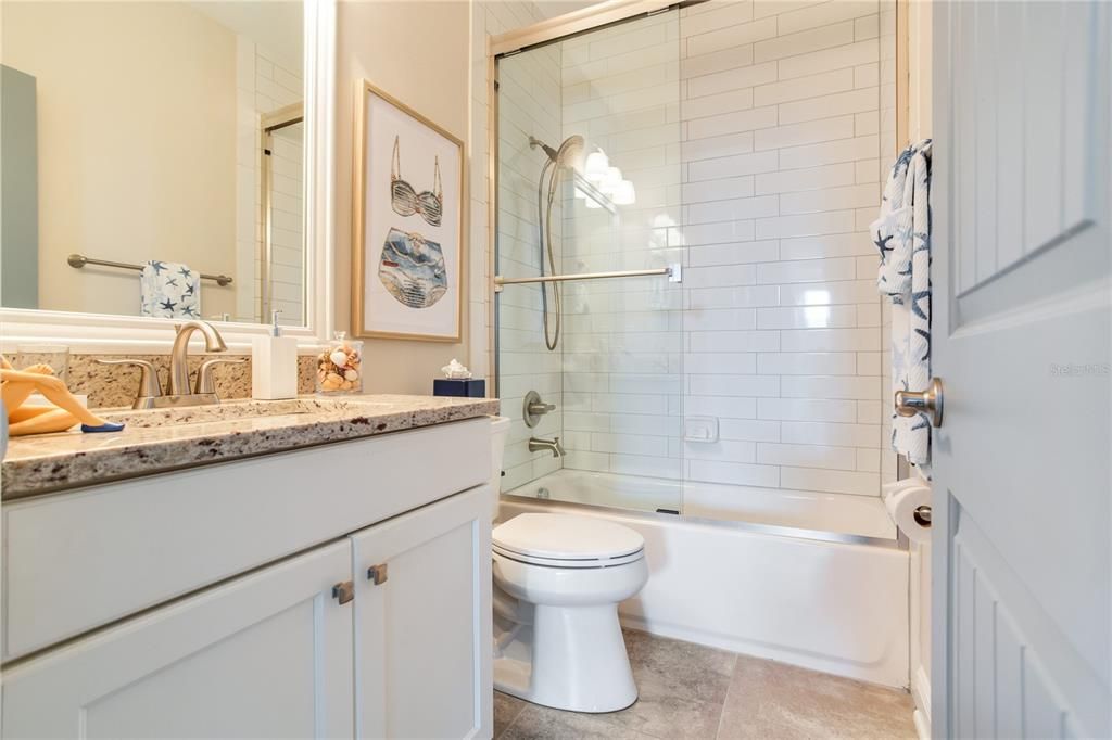 En Venta: $1,425,000 (3 camas, 3 baños, 2407 Pies cuadrados)