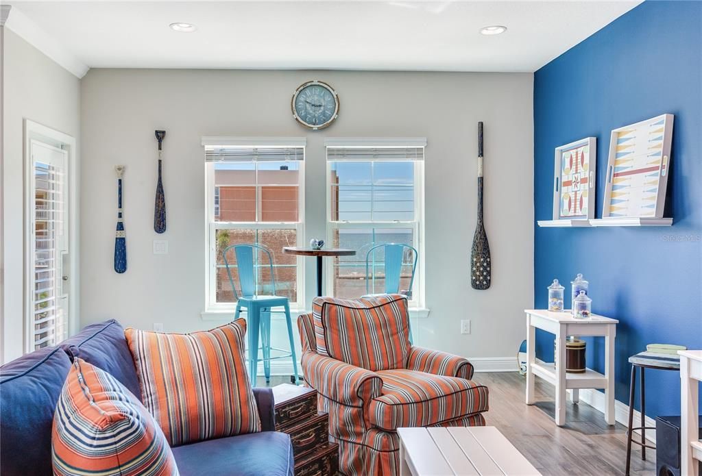 En Venta: $1,425,000 (3 camas, 3 baños, 2407 Pies cuadrados)