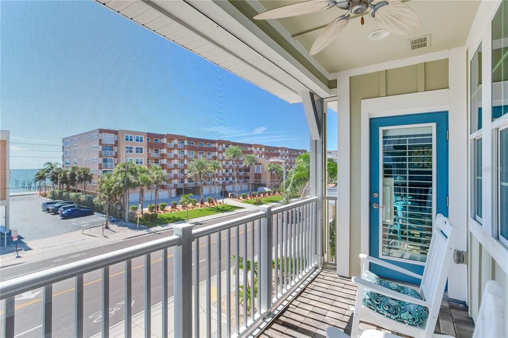 En Venta: $1,425,000 (3 camas, 3 baños, 2407 Pies cuadrados)