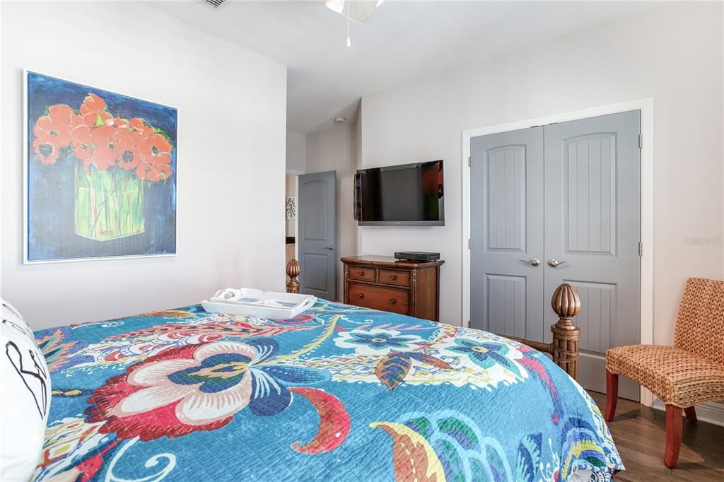 En Venta: $1,425,000 (3 camas, 3 baños, 2407 Pies cuadrados)