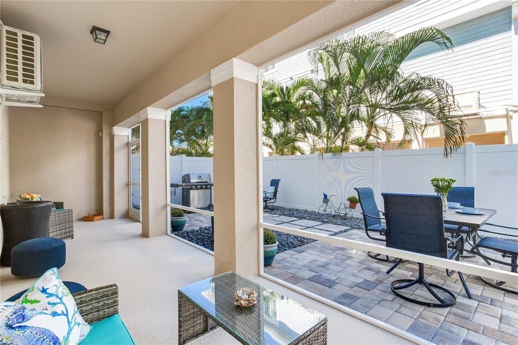 En Venta: $1,425,000 (3 camas, 3 baños, 2407 Pies cuadrados)