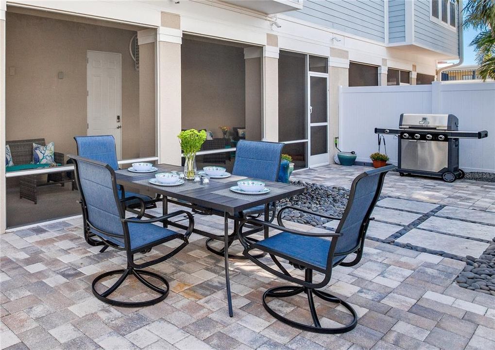 En Venta: $1,425,000 (3 camas, 3 baños, 2407 Pies cuadrados)