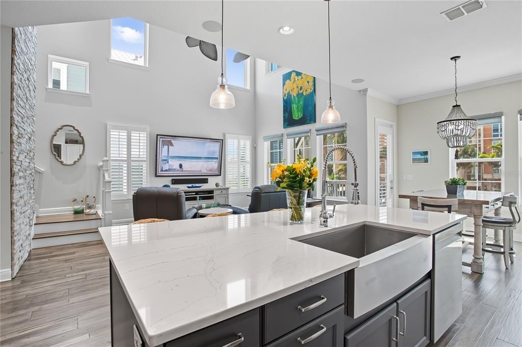 En Venta: $1,425,000 (3 camas, 3 baños, 2407 Pies cuadrados)