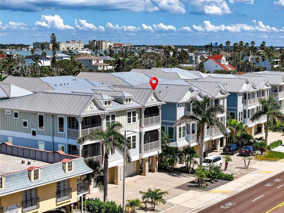 En Venta: $1,425,000 (3 camas, 3 baños, 2407 Pies cuadrados)