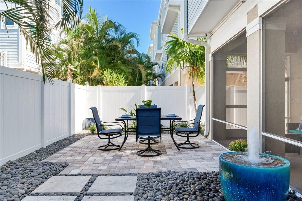 En Venta: $1,425,000 (3 camas, 3 baños, 2407 Pies cuadrados)