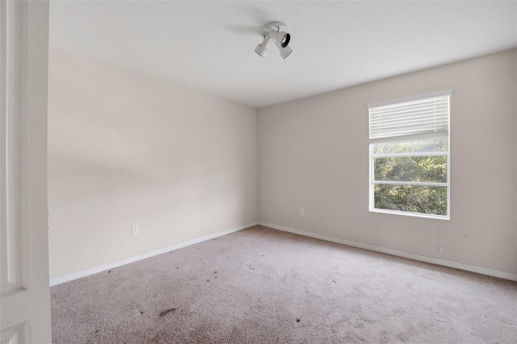 Active With Contract: $325,000 (5 beds, 3 baths, 3305 Square Feet)