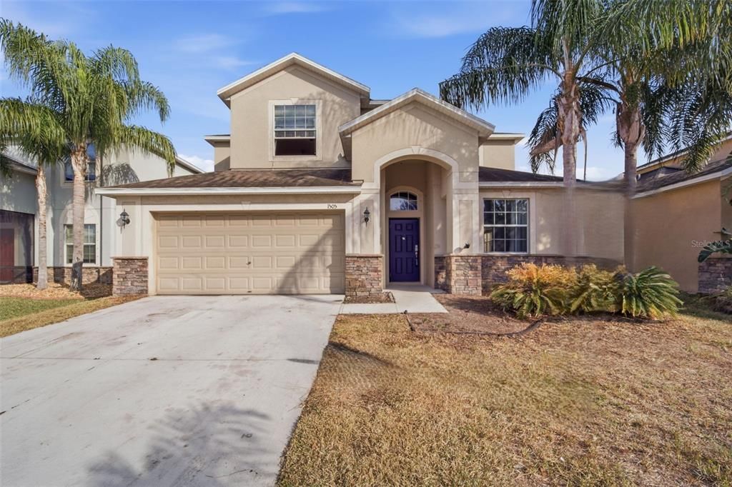 Active With Contract: $325,000 (5 beds, 3 baths, 3305 Square Feet)