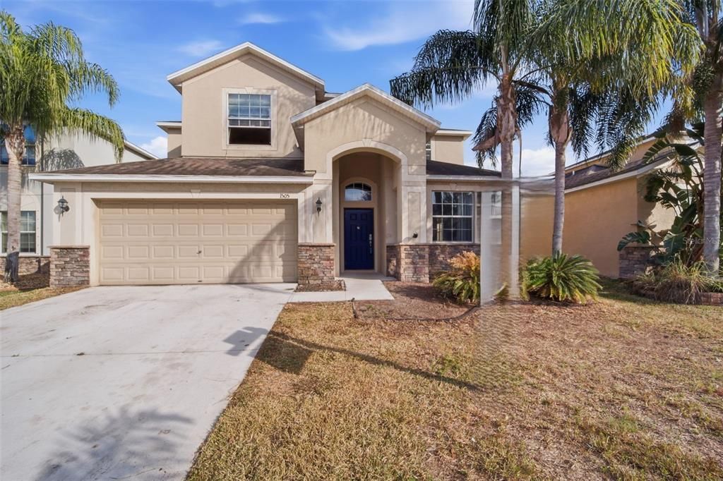 Active With Contract: $325,000 (5 beds, 3 baths, 3305 Square Feet)