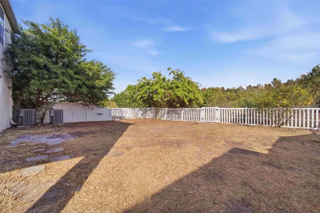 Active With Contract: $325,000 (5 beds, 3 baths, 3305 Square Feet)