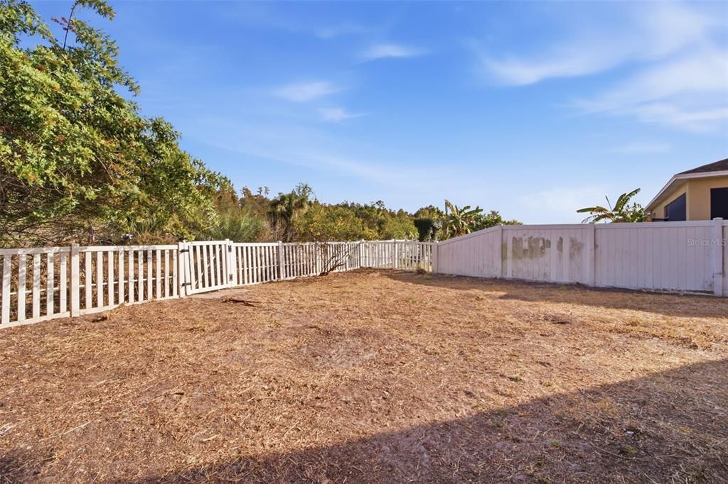 Active With Contract: $325,000 (5 beds, 3 baths, 3305 Square Feet)