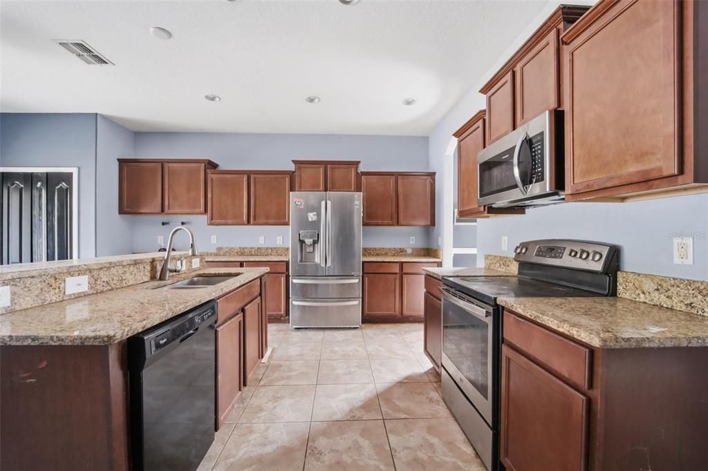 Active With Contract: $325,000 (5 beds, 3 baths, 3305 Square Feet)