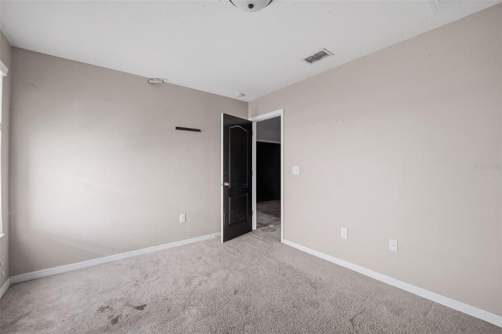 Active With Contract: $325,000 (5 beds, 3 baths, 3305 Square Feet)