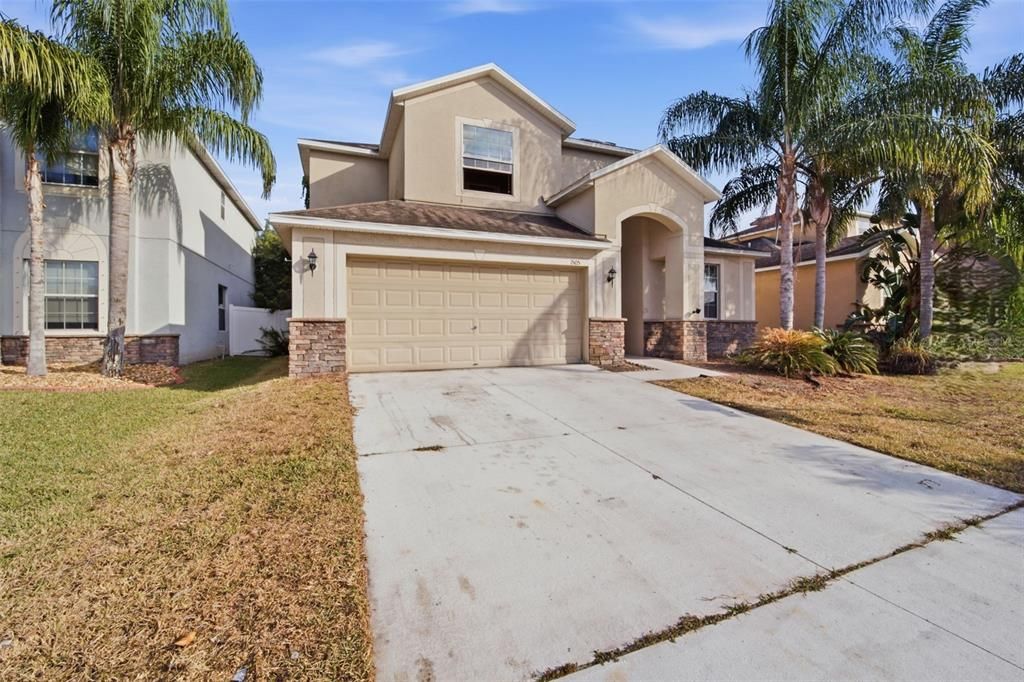 Active With Contract: $325,000 (5 beds, 3 baths, 3305 Square Feet)