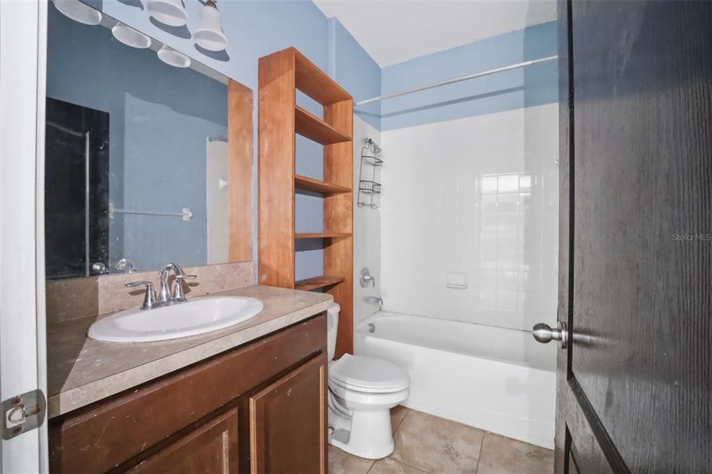 Active With Contract: $325,000 (5 beds, 3 baths, 3305 Square Feet)