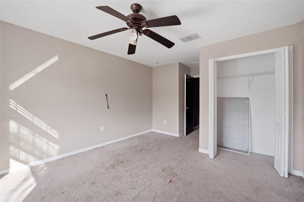 Active With Contract: $325,000 (5 beds, 3 baths, 3305 Square Feet)