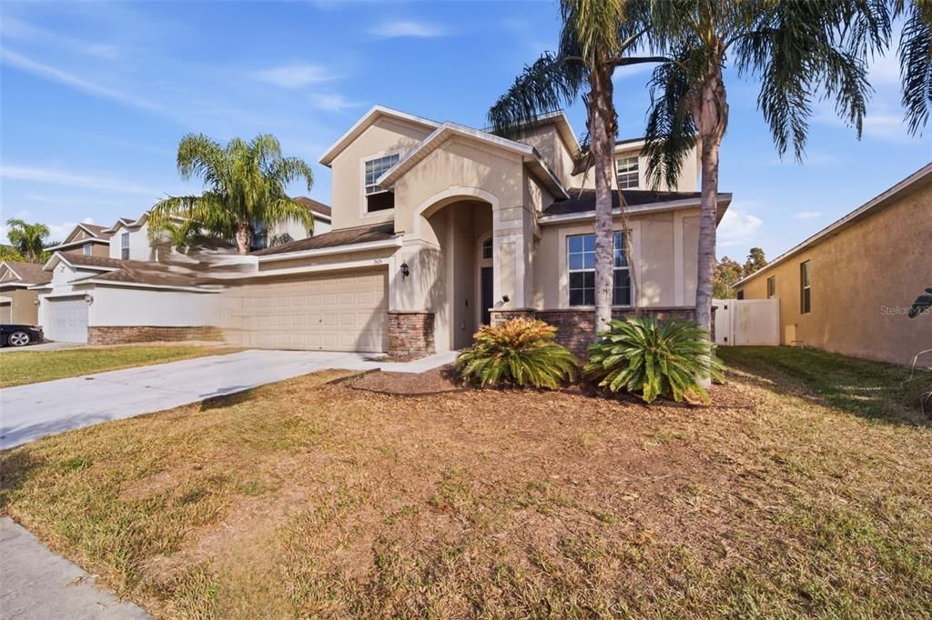 Active With Contract: $325,000 (5 beds, 3 baths, 3305 Square Feet)
