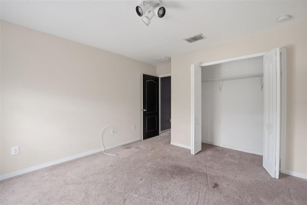 Active With Contract: $325,000 (5 beds, 3 baths, 3305 Square Feet)