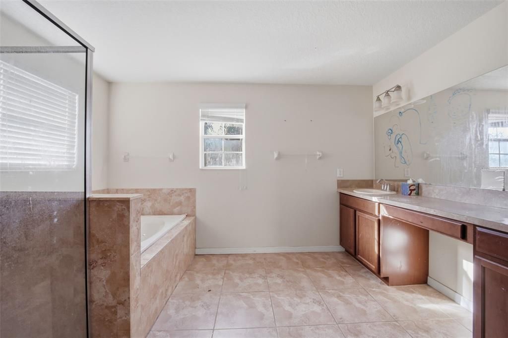 Active With Contract: $325,000 (5 beds, 3 baths, 3305 Square Feet)