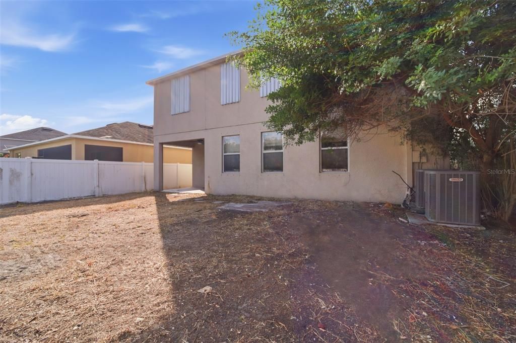 Active With Contract: $325,000 (5 beds, 3 baths, 3305 Square Feet)