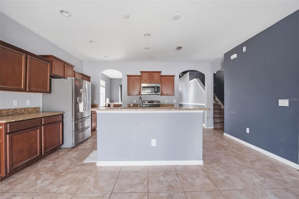 Active With Contract: $325,000 (5 beds, 3 baths, 3305 Square Feet)