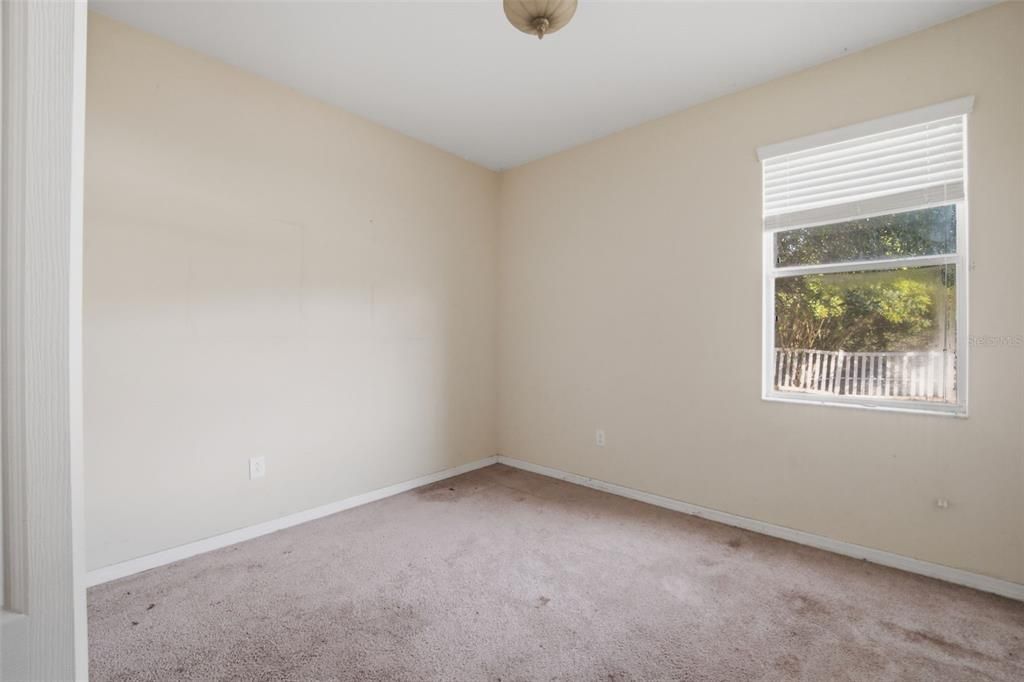 Active With Contract: $325,000 (5 beds, 3 baths, 3305 Square Feet)