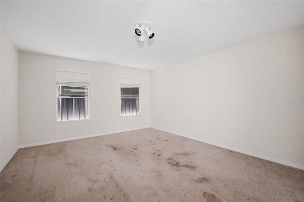 Active With Contract: $325,000 (5 beds, 3 baths, 3305 Square Feet)