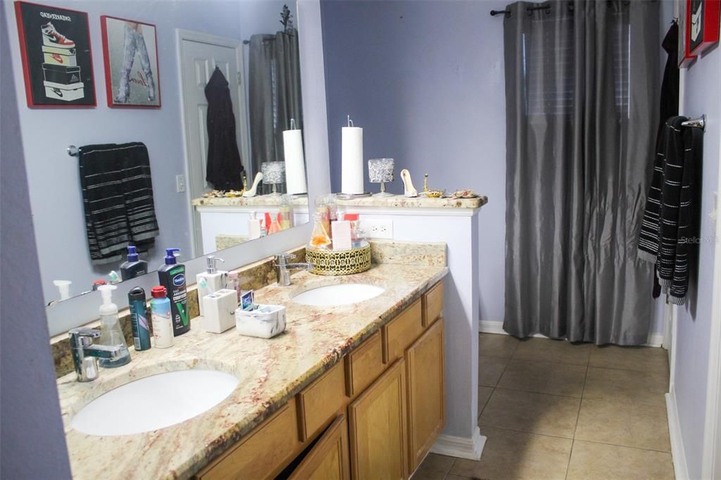 For Rent: $2,550 (3 beds, 2 baths, 1632 Square Feet)