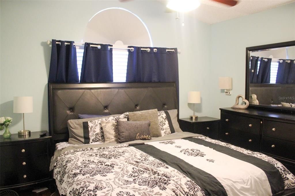 For Rent: $2,550 (3 beds, 2 baths, 1632 Square Feet)