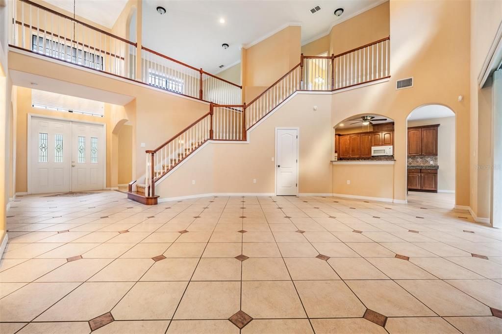 En Venta: $675,000 (5 camas, 3 baños, 4146 Pies cuadrados)