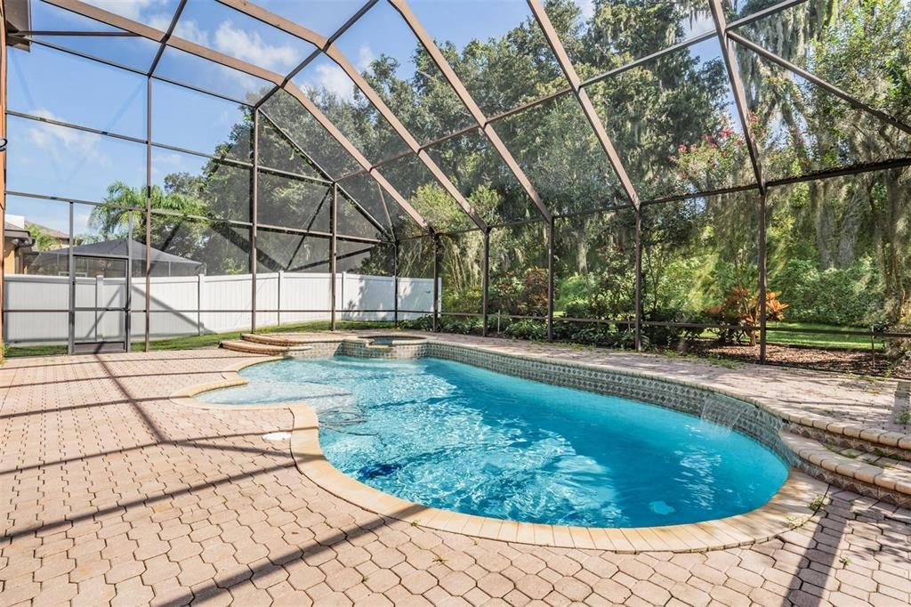 En Venta: $675,000 (5 camas, 3 baños, 4146 Pies cuadrados)