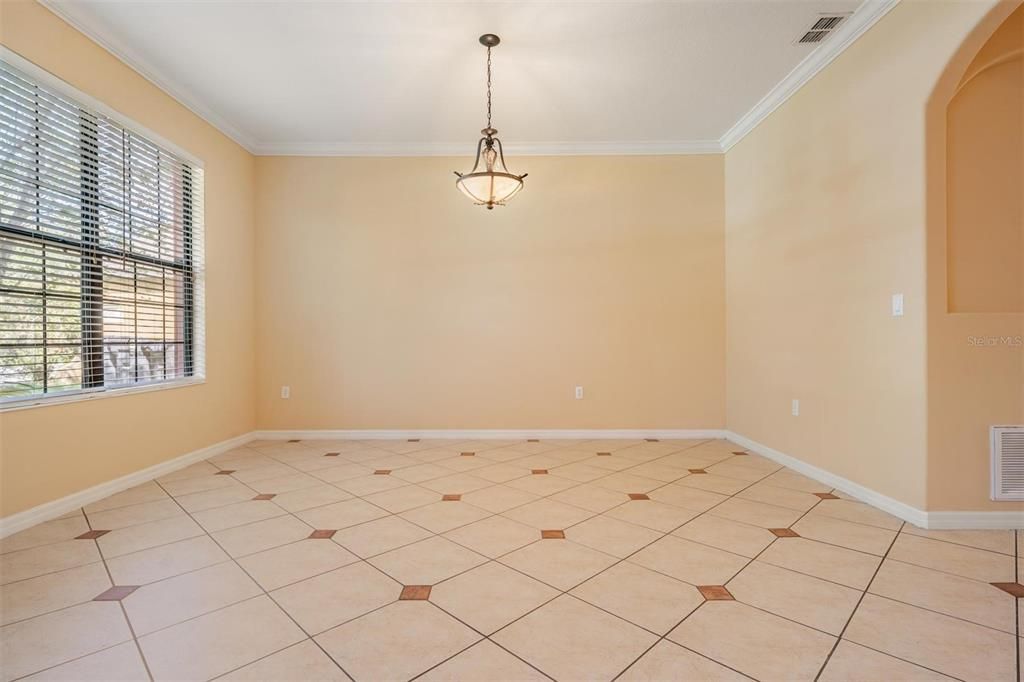 En Venta: $675,000 (5 camas, 3 baños, 4146 Pies cuadrados)