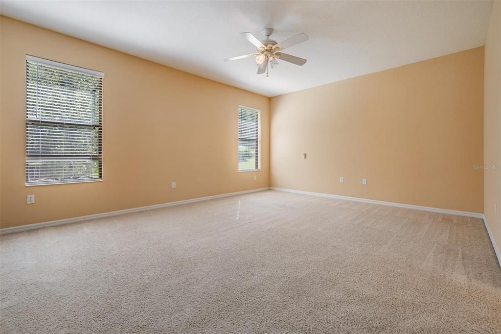 En Venta: $675,000 (5 camas, 3 baños, 4146 Pies cuadrados)