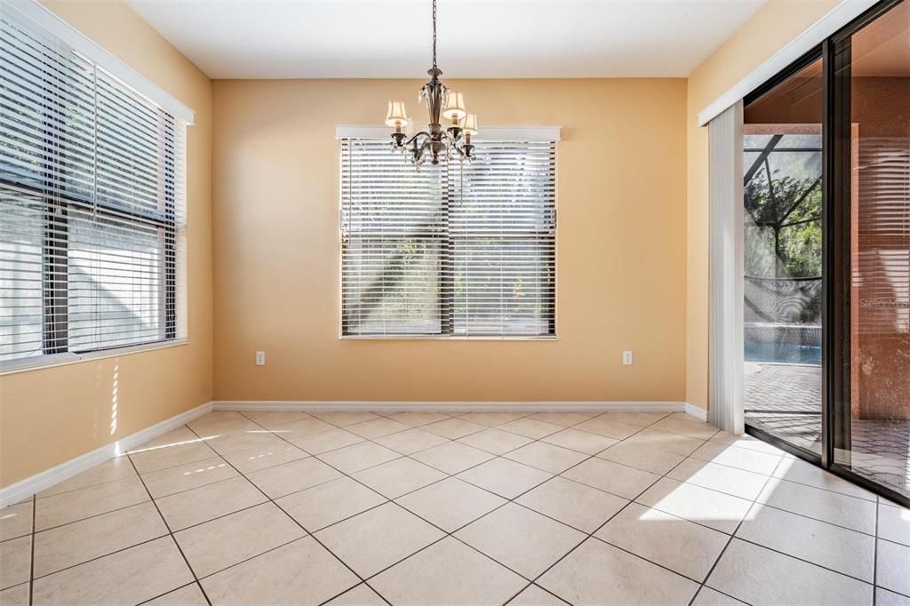 En Venta: $675,000 (5 camas, 3 baños, 4146 Pies cuadrados)