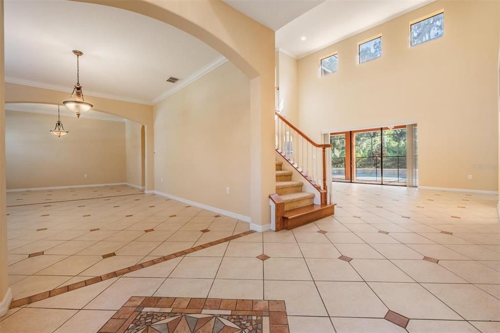 En Venta: $675,000 (5 camas, 3 baños, 4146 Pies cuadrados)