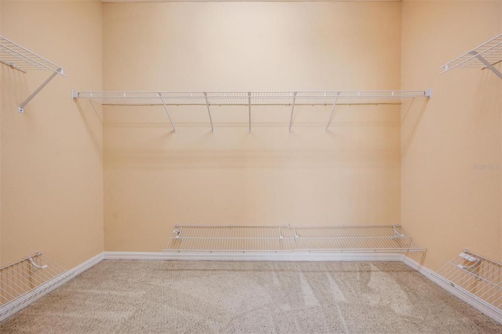 En Venta: $675,000 (5 camas, 3 baños, 4146 Pies cuadrados)