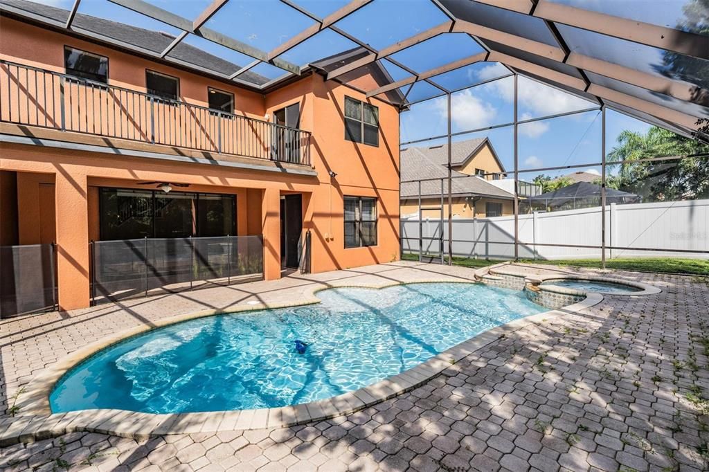 En Venta: $675,000 (5 camas, 3 baños, 4146 Pies cuadrados)