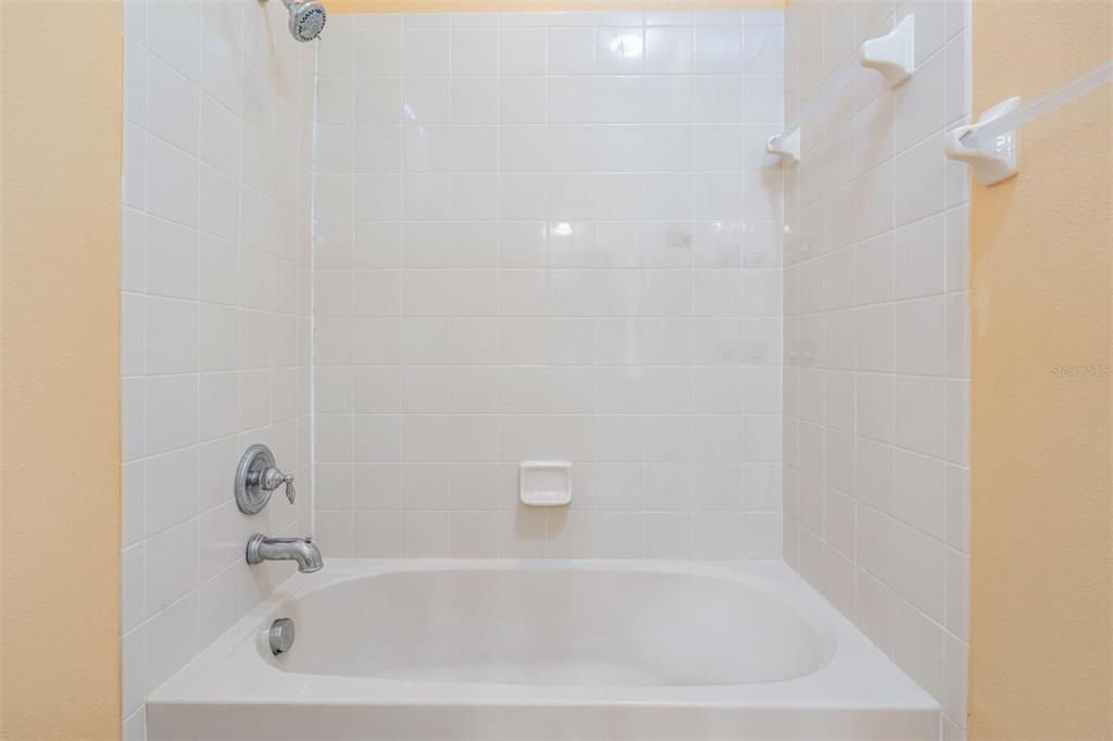 En Venta: $675,000 (5 camas, 3 baños, 4146 Pies cuadrados)