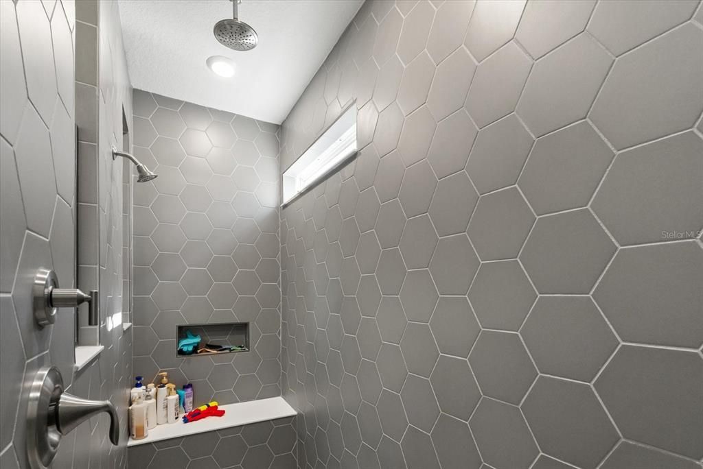 For Sale: $1,159,420 (5 beds, 4 baths, 3998 Square Feet)