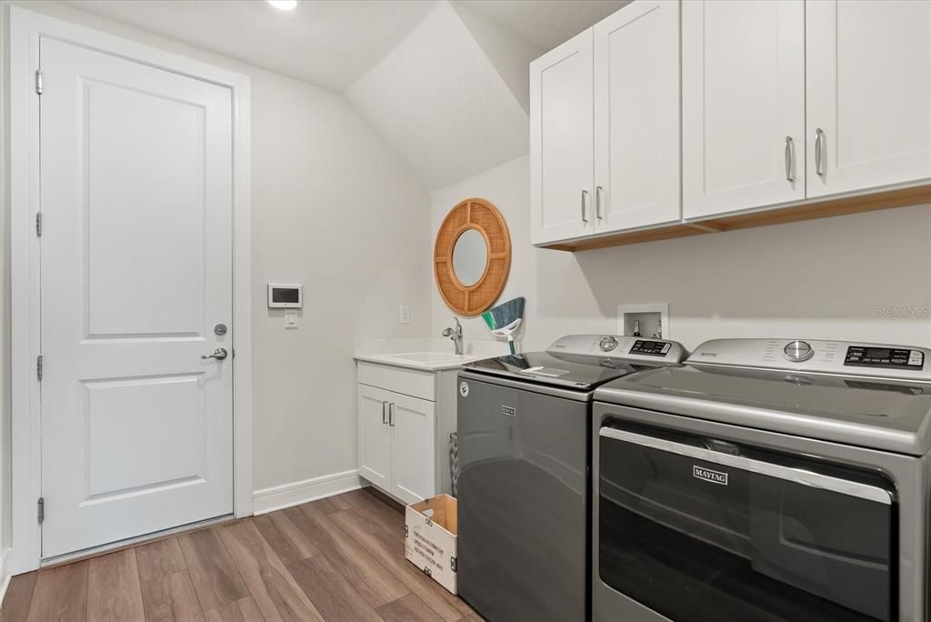 For Sale: $1,159,420 (5 beds, 4 baths, 3998 Square Feet)