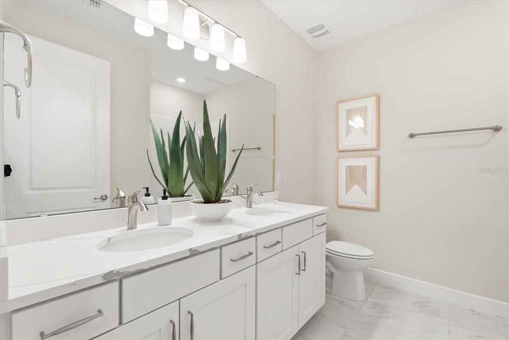 For Sale: $1,159,420 (5 beds, 4 baths, 3998 Square Feet)