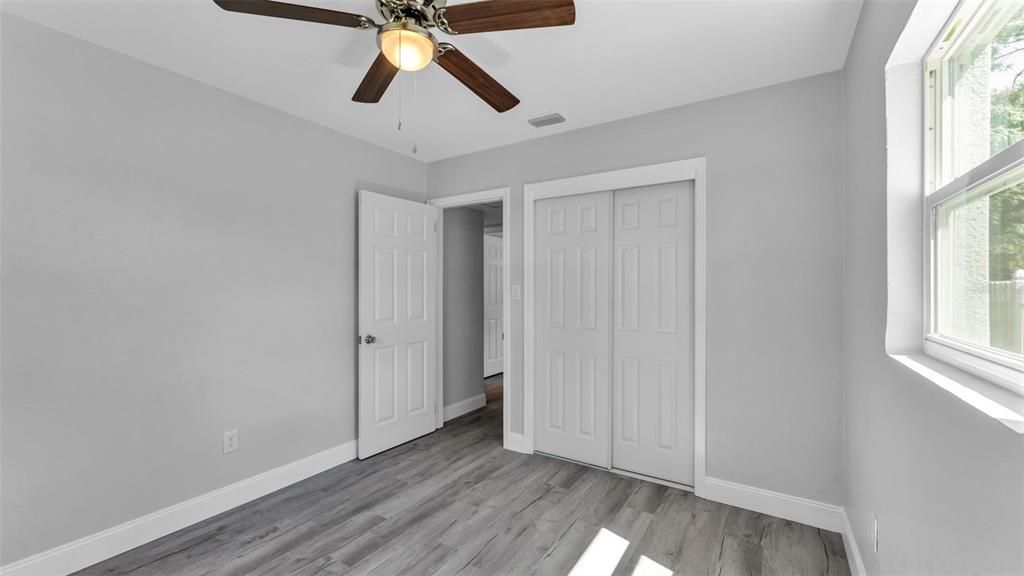 合同活跃: $290,000 (4 贝兹, 2 浴室, 1488 平方英尺)