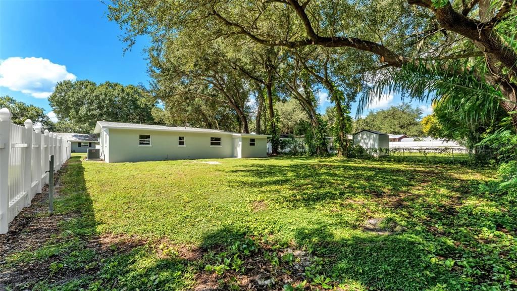 合同活跃: $290,000 (4 贝兹, 2 浴室, 1488 平方英尺)