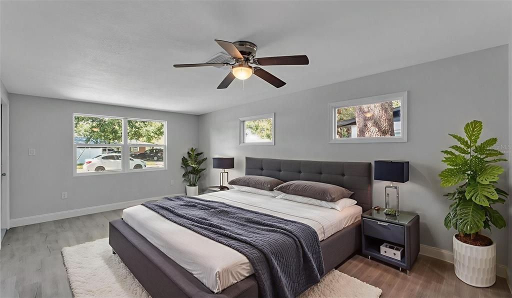 合同活跃: $290,000 (4 贝兹, 2 浴室, 1488 平方英尺)