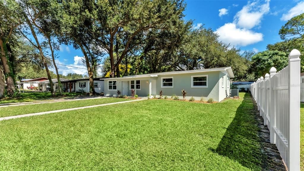 合同活跃: $290,000 (4 贝兹, 2 浴室, 1488 平方英尺)