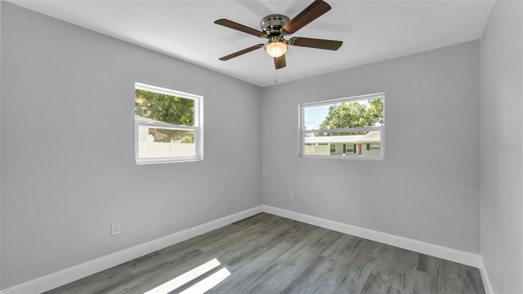 合同活跃: $290,000 (4 贝兹, 2 浴室, 1488 平方英尺)