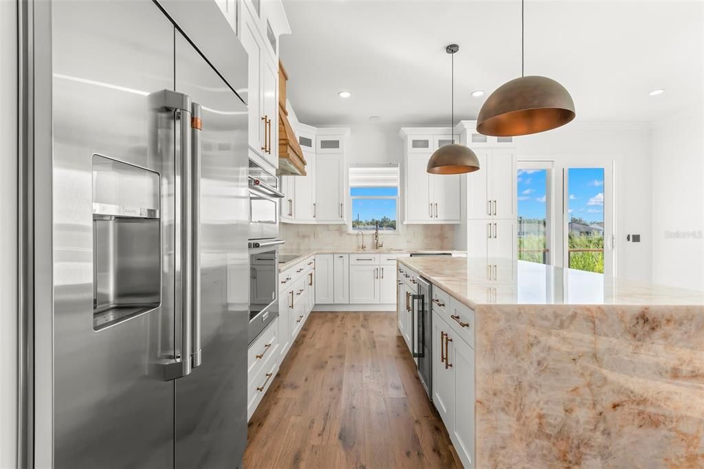 На продажу: $1,799,999 (4 спален, 4 ванн, 3488 Квадратных фут)