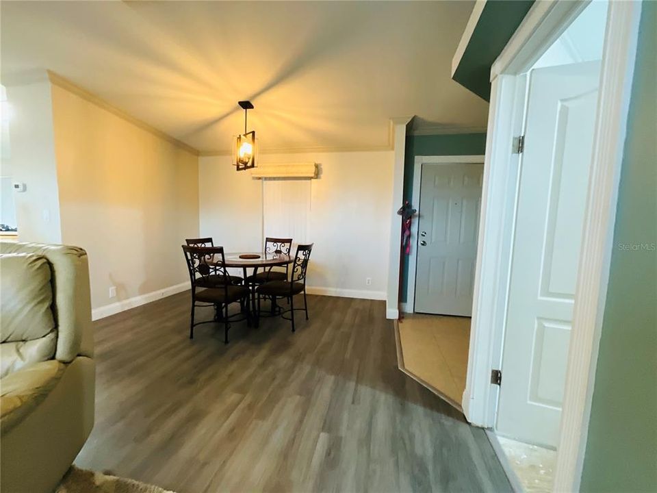 待售: $189,900 (2 贝兹, 2 浴室, 1288 平方英尺)