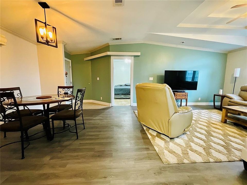 待售: $189,900 (2 贝兹, 2 浴室, 1288 平方英尺)